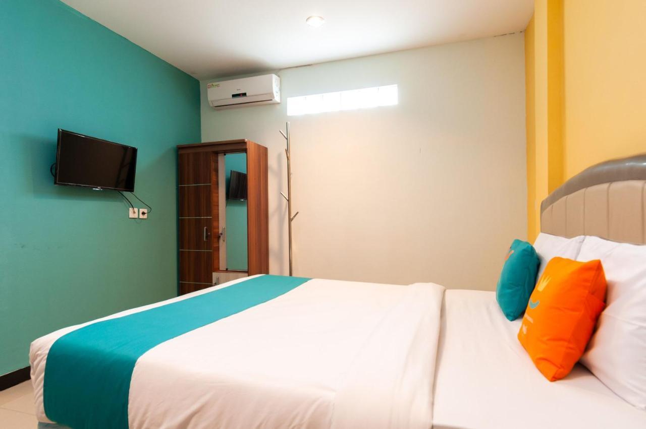 Sans Hotel Finest Medan Buitenkant foto
