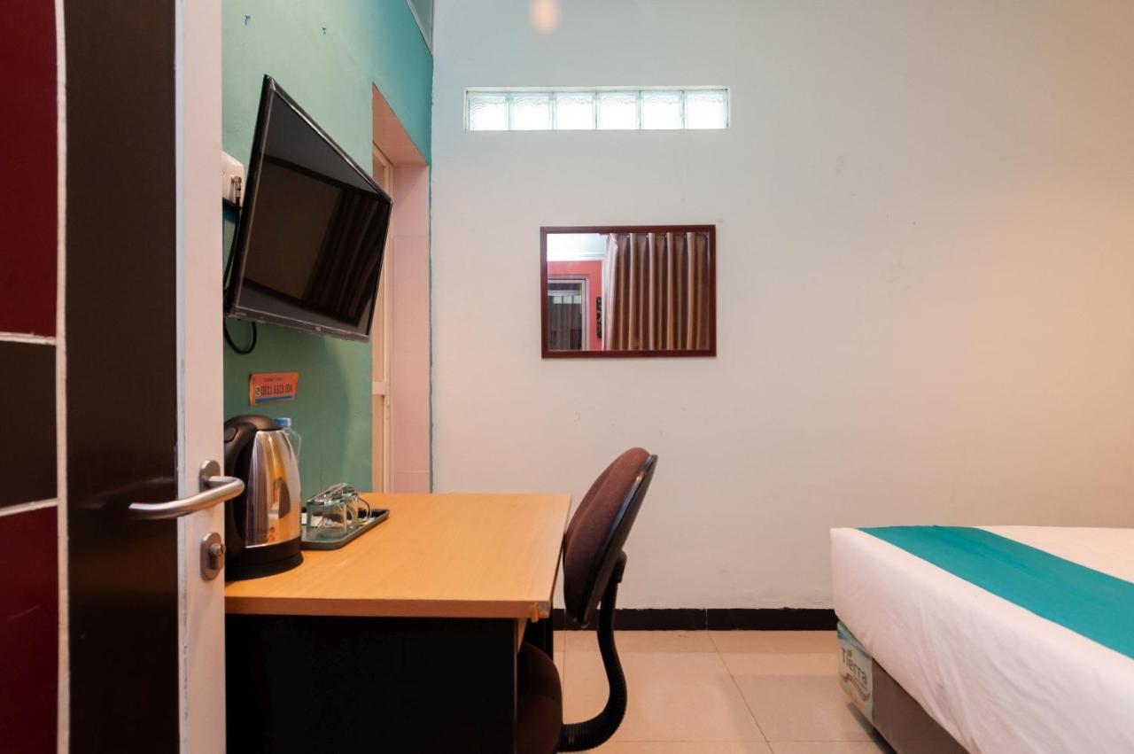 Sans Hotel Finest Medan Buitenkant foto