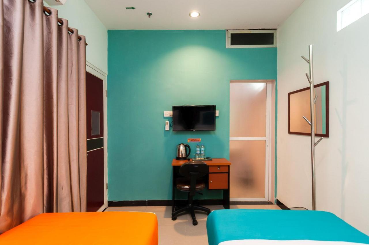 Sans Hotel Finest Medan Buitenkant foto