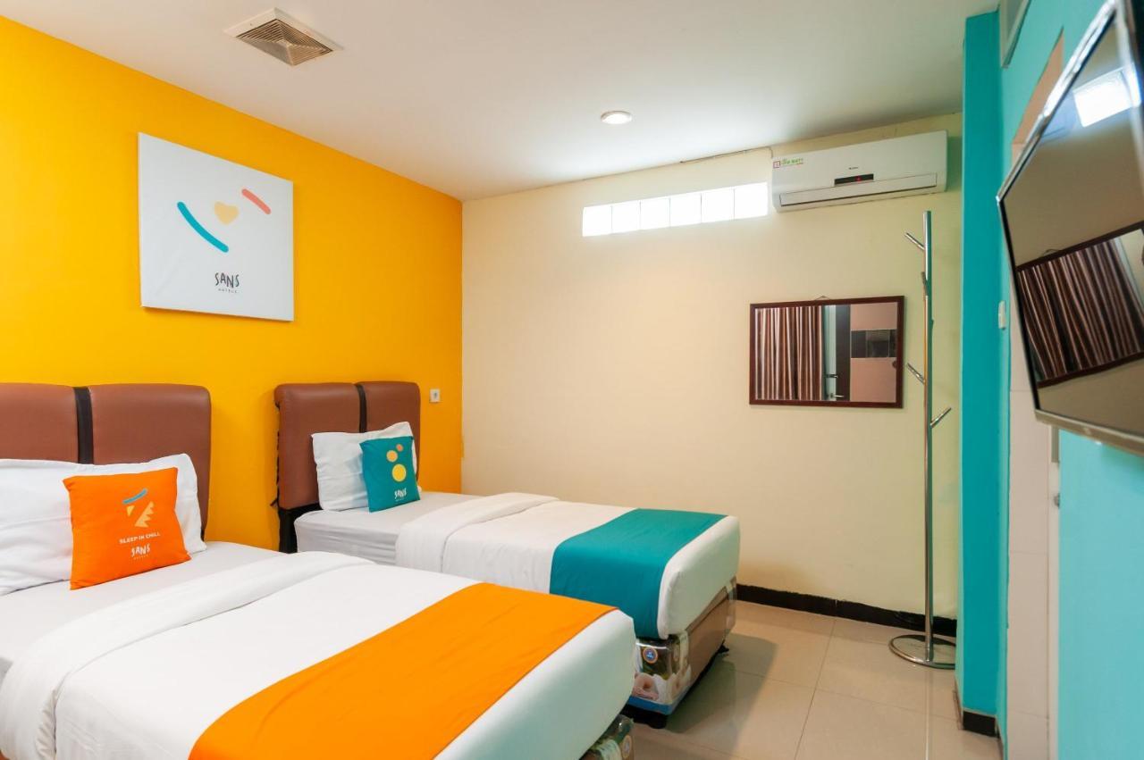 Sans Hotel Finest Medan Buitenkant foto